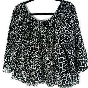 Piano Black and White  Ladies Top Size L